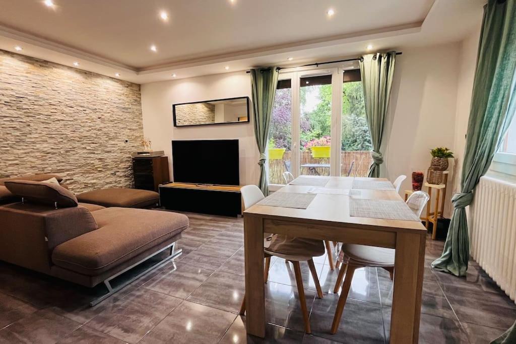Appartement Proche Centre Ville Avec Parking Gratuit Annecy Bagian luar foto